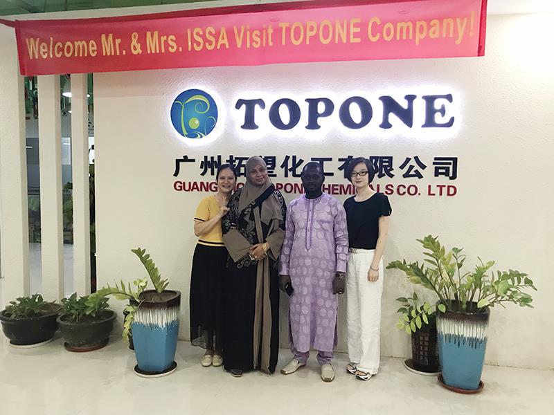 Bienvenido a nuestro cliente de Nigeria para visitar la oficina de la Oficina de Guangzhou Topone Company y la compañía Jinjiang.
