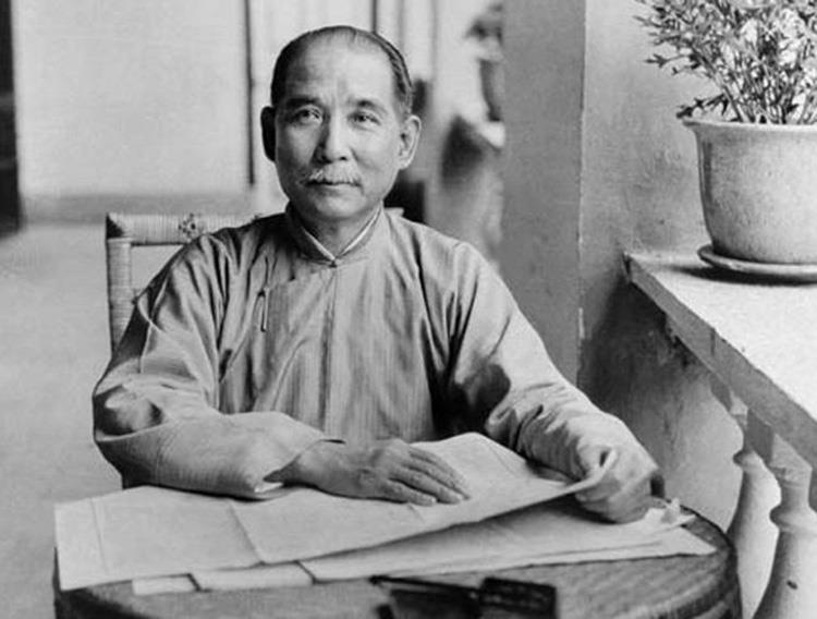 El 12 de noviembre.Today es el cumpleaños de Sun Yat-Sen.